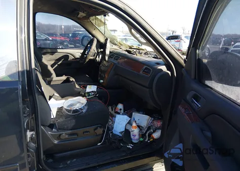 2011 Chevrolet Suburban 1500 Ls из США, поврежденный, VIN 1GNSKHE32BR145454